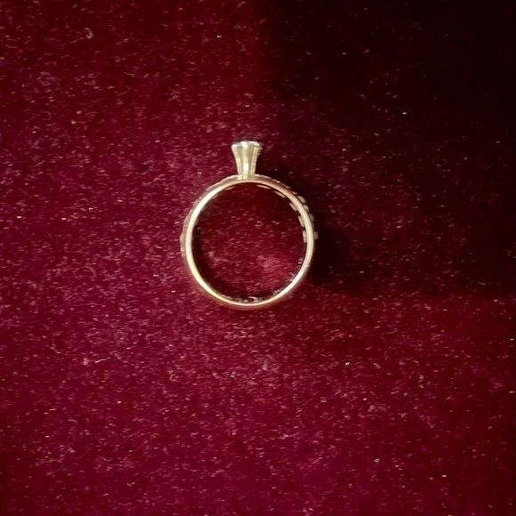 ANTIQUE Edwardian 14k Gold Five-Stone Diamond Ring - Picture 13 of 15